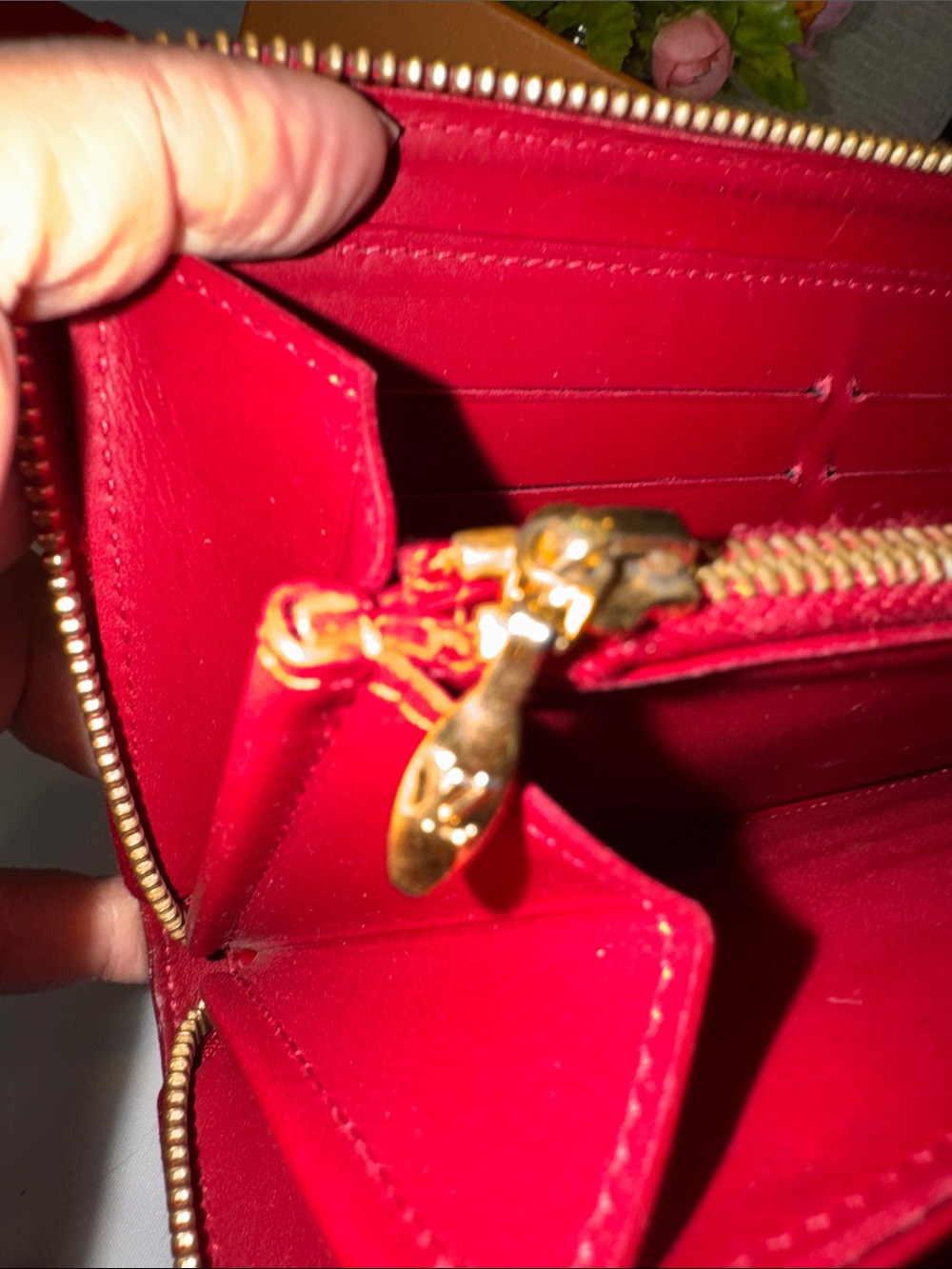 Authentic Louis Vuitton Vernis Zip-Around Wallet in Deep Red - Picture 12 of 16